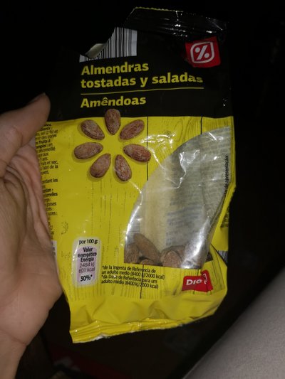 Almendras tostadas y saladas Almendras tostadas y saladas