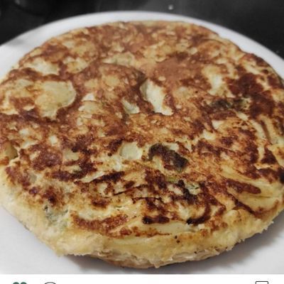 Tortilla de patata, cebolla y pimiento