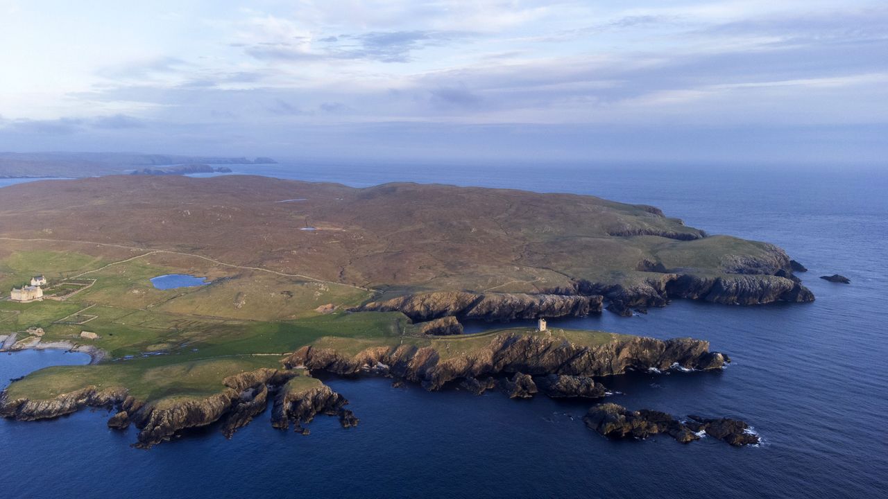 Private Scottish Island with 17th Century Mansion Lists for £1.75 Million