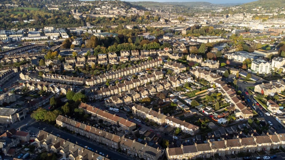 UK Property Market At Risk Of Major Downturn