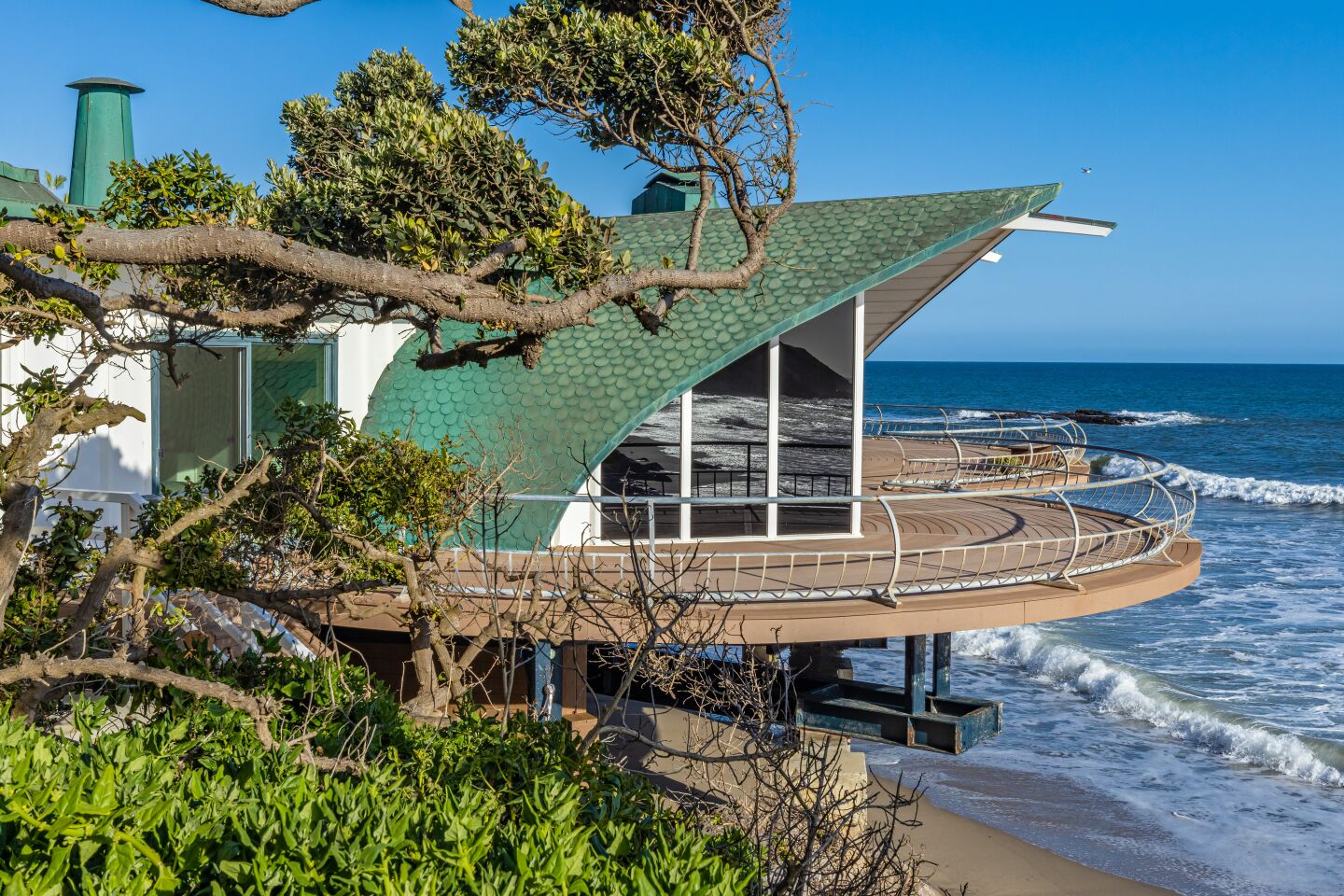 Visionary Architect Harry Gesner Designed Wave House in California Up for Sale