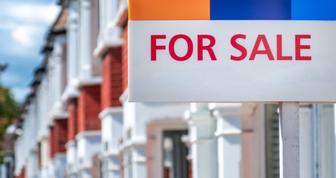 UK Homes Sale Falls To Lowest Level In More Than A Decade