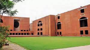 IIM Ahmedabad Launches Real Estate Program