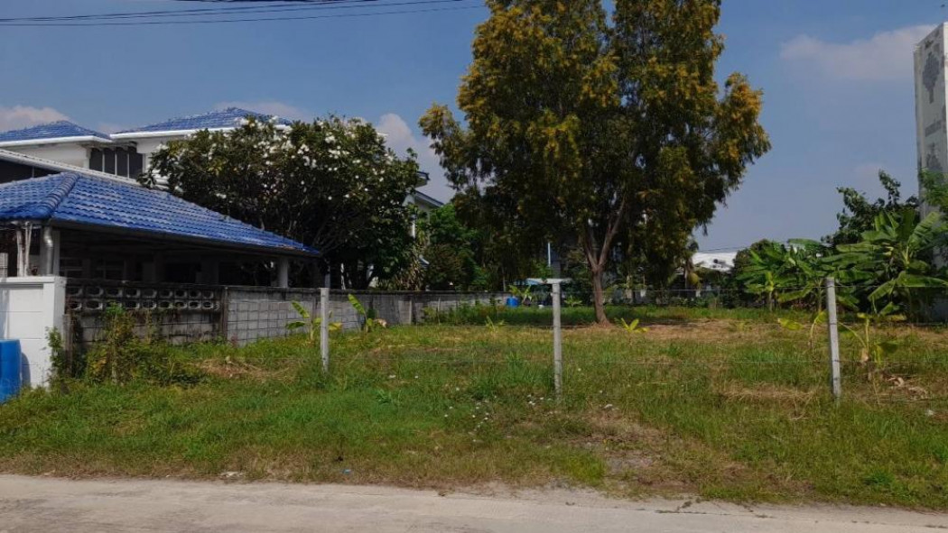 ภาพขาย ที่ดิน ในซอยหมู่บ้านเมืองทองธานีโครงการ 5 ซอย