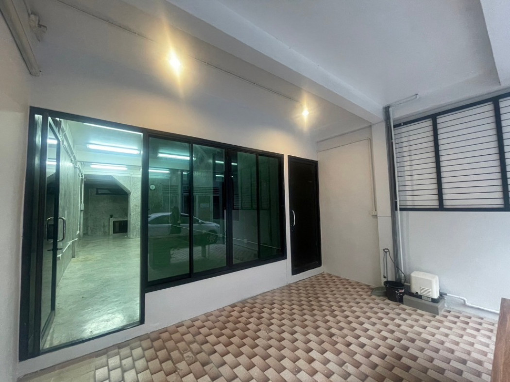 Townhouse Converted to Loft Office Space in Sathor