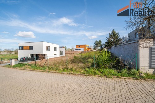 Prodej stavebního pozemku 1000 m²