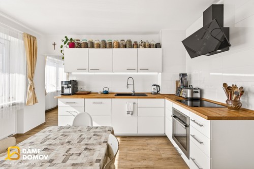 Prodej domu 250 m², pozemek 1521 m²