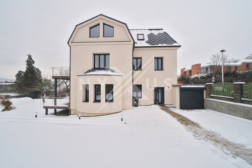 Prodej bytu 4+kk 104 m²