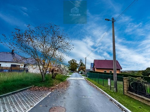 Prodej stavebního pozemku 1254 m²