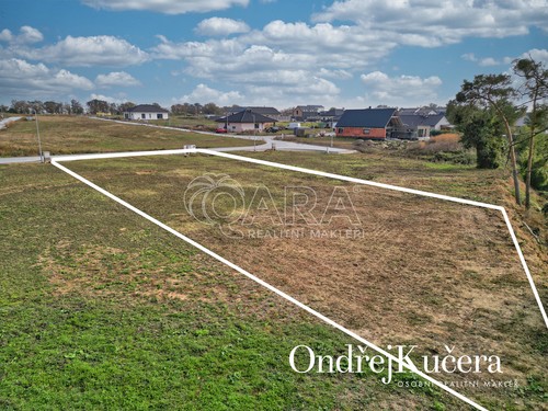 Prodej stavebního pozemku 984 m²