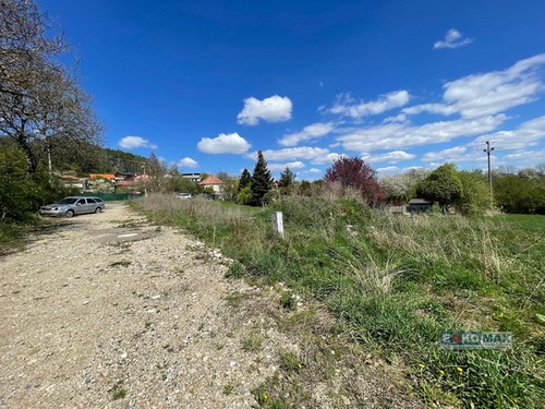 Prodej stavebního pozemku 967 m²