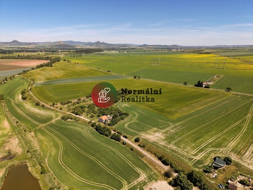 Prodej stavebního pozemku 1796 m²