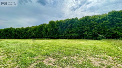 Prodej stavebního pozemku 2292 m²