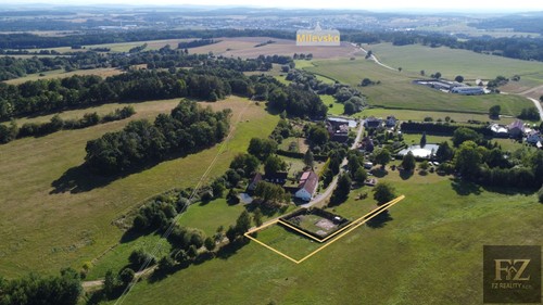 Prodej stavebního pozemku 1100 m²