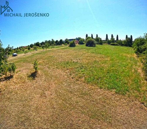 Prodej stavebního pozemku 896 m²