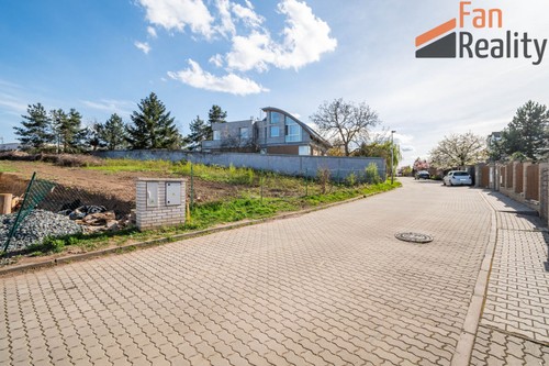 Prodej stavebního pozemku 1000 m²