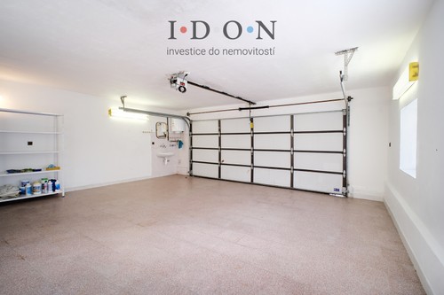 Prodej stavebního pozemku 2694 m²