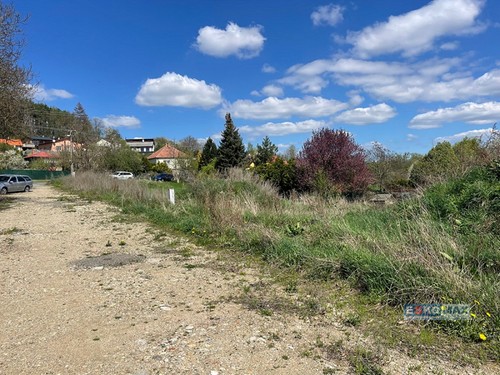 Prodej stavebního pozemku 967 m²