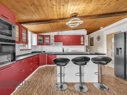 Prodej domu 280 m², pozemek 35798 m²