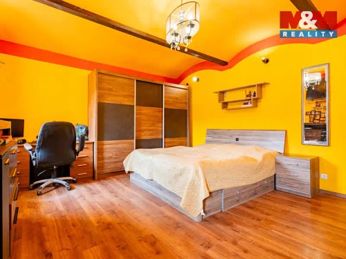 Prodej domu 350 m², pozemek 7949 m²