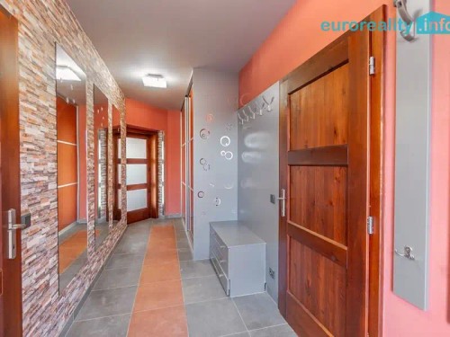 Prodej domu 270 m², pozemek 2175 m²