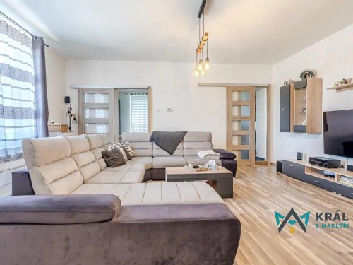 Prodej domu 520 m², pozemek 1529 m²