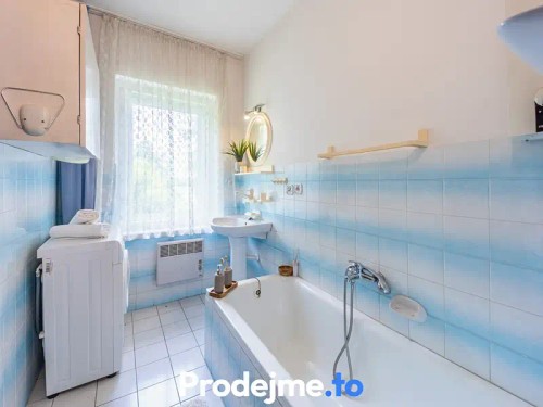 Prodej domu 214 m², pozemek 5225 m²