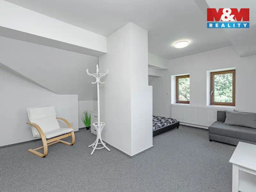Prodej domu 386 m², pozemek 1335 m²