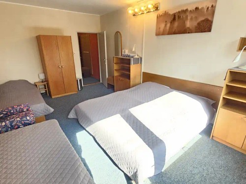 Prodej domu 1047 m², pozemek 12508 m²