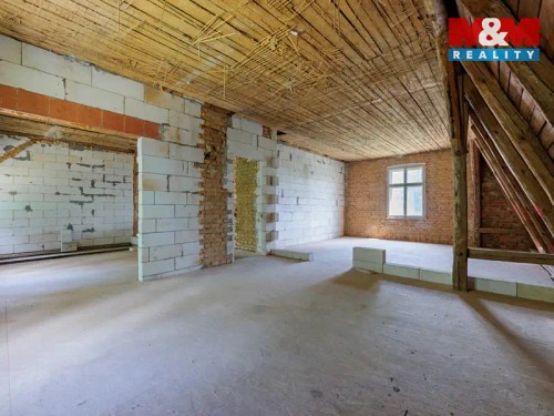 Prodej domu 194 m², pozemek 1183 m²