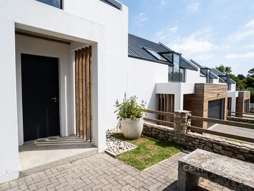 Prodej stavebního pozemku 3800 m²