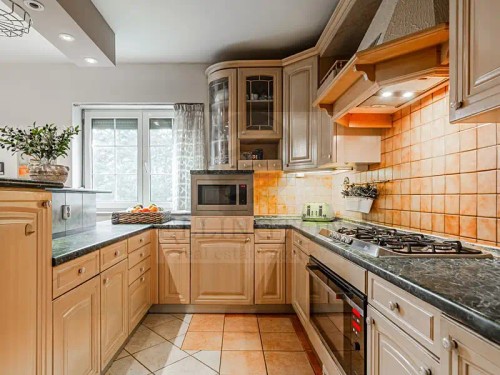 Prodej domu 715 m², pozemek 894 m²