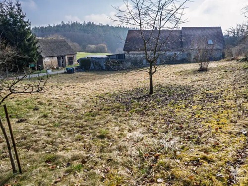 Prodej stavebního pozemku 1072 m²