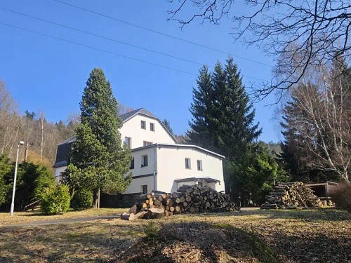 Prodej domu 1047 m², pozemek 12508 m²