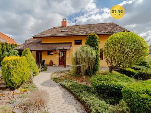 Prodej domu 198 m², pozemek 995 m²