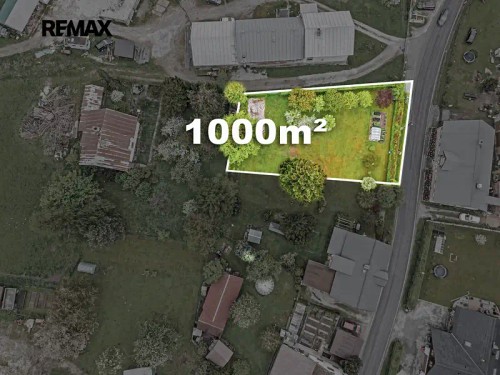 Prodej stavebního pozemku 1000 m²