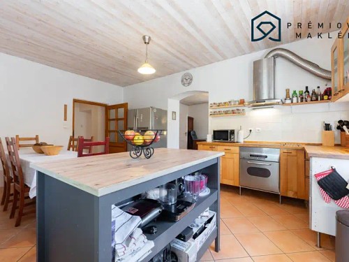 Prodej domu 200 m², pozemek 1287 m²