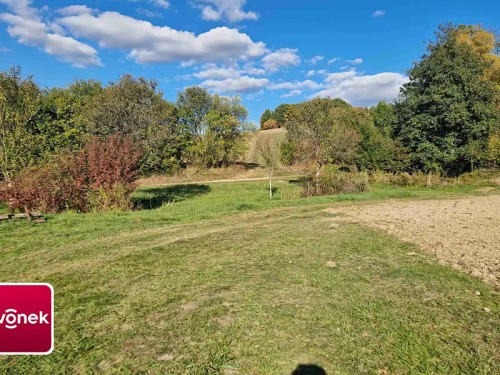 Prodej stavebního pozemku 2007 m²