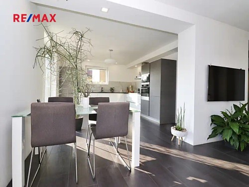 Prodej domu 231 m², pozemek 1010 m²