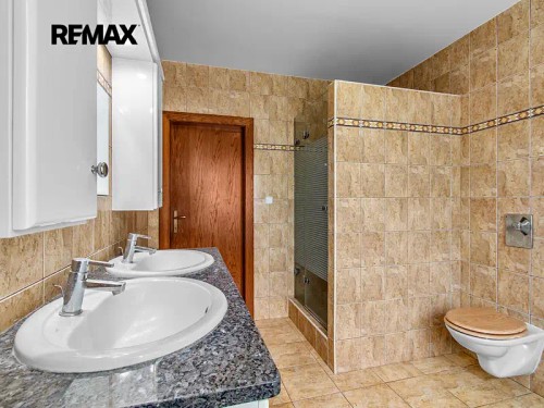 Prodej domu 570 m², pozemek 1464 m²