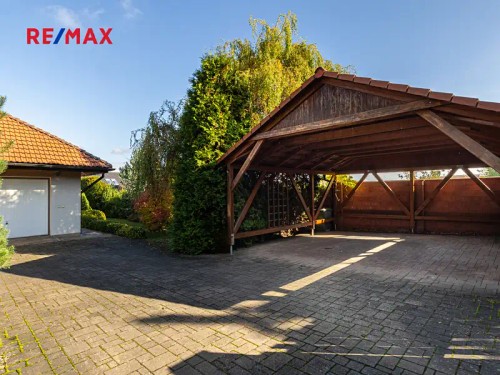 Prodaný  dům 258 m², pozemek 1500 m²