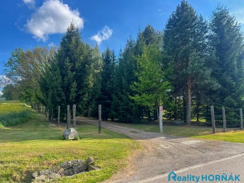 Prodej stavebního pozemku 3304 m²