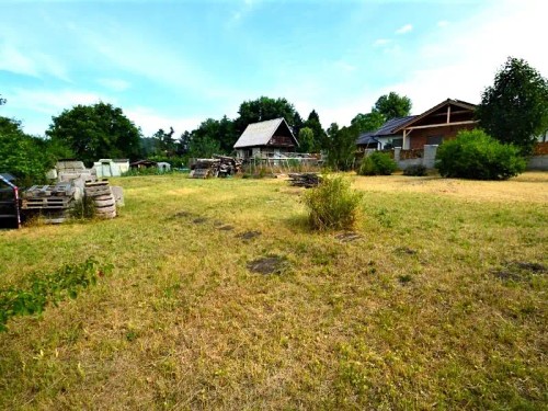 Prodej stavebního pozemku 1713 m²