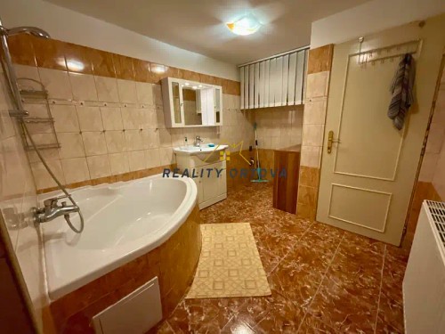 Prodej domu 400 m², pozemek 2431 m²