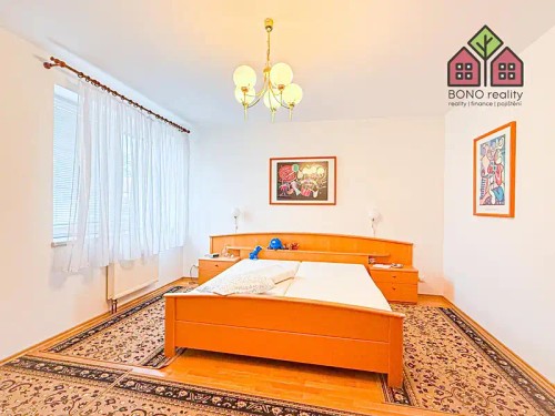 Prodej domu 1228 m², pozemek 5167 m²