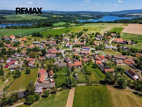 Prodej stavebního pozemku 1087 m²