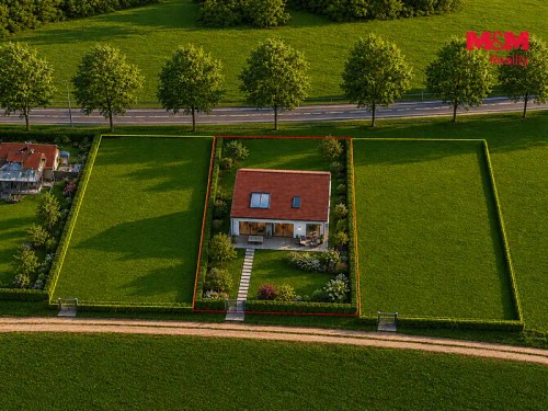 Prodej stavebního pozemku 1118 m²