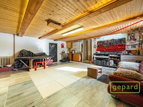 Prodej domu 341 m², pozemek 2007 m²