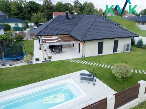 Prodej domu 228 m², pozemek 1069 m²