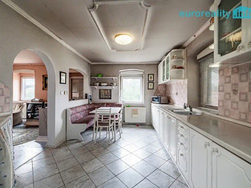 Prodej domu 178 m², pozemek 25612 m²